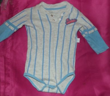 BODY JOGADOR N 32 BAMBINI 9 A 12 MESES - USADO